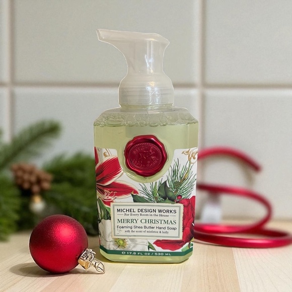 Michel Design Works Merry Christmas Hand Wash | 17.8 oz Holiday Decorative Soap - Picture 1 of 1
